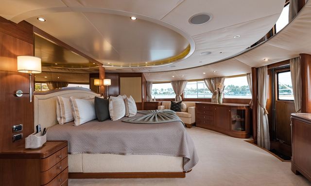 Alegria yacht Owner's Suite