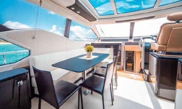 Fantastic yacht Sunroof Option
