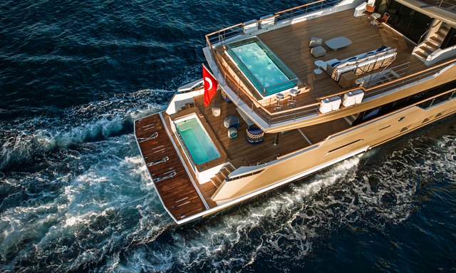Miouch yacht Aft Deck Made for Living