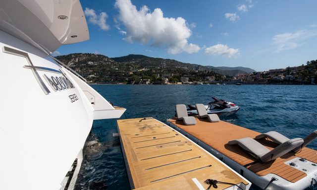 7 Seconds yacht Convertible Stern Garage