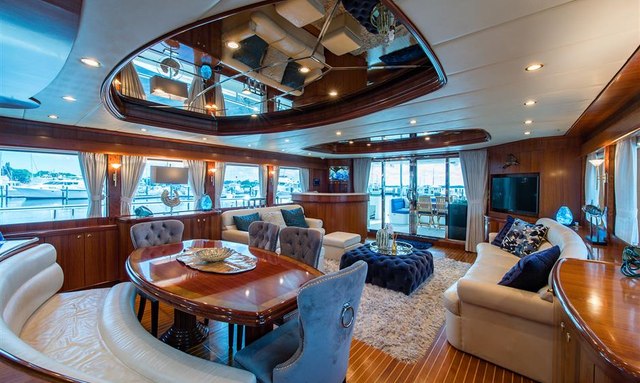 WW yacht High-Ceilinged Salon