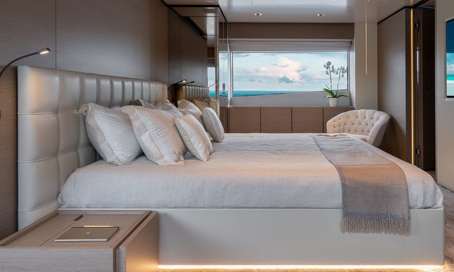 Adelia yacht Full-Beam Master Stateroom