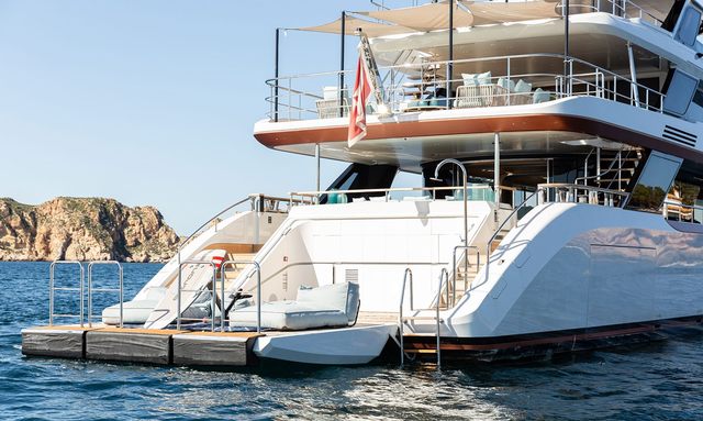 EH2 yacht Ample Bathing Platform