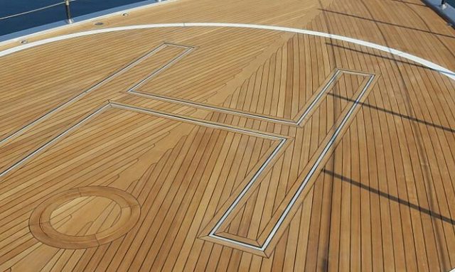 SaraStar yacht Helipad 