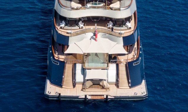 Luminance yacht Luxurious Beach Club