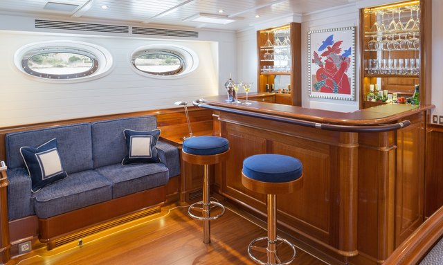 Atalante yacht Lower Saloon Placement