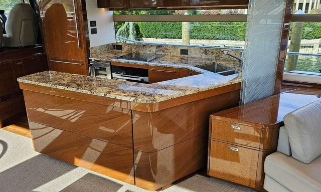 Escape yacht High-Gloss Walnut