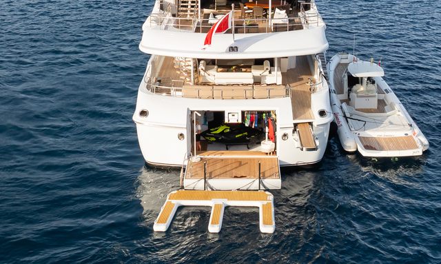 Leonardo III yacht Practical Watersports Stern