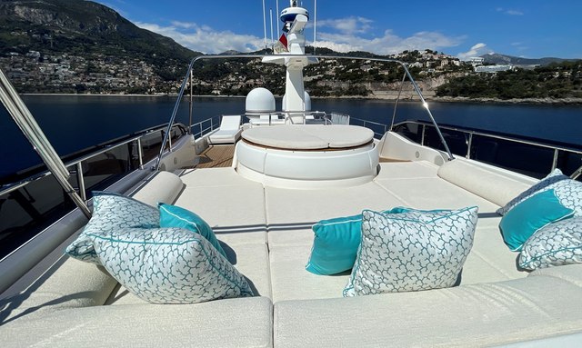 Centurion yacht Spacious Sundeck