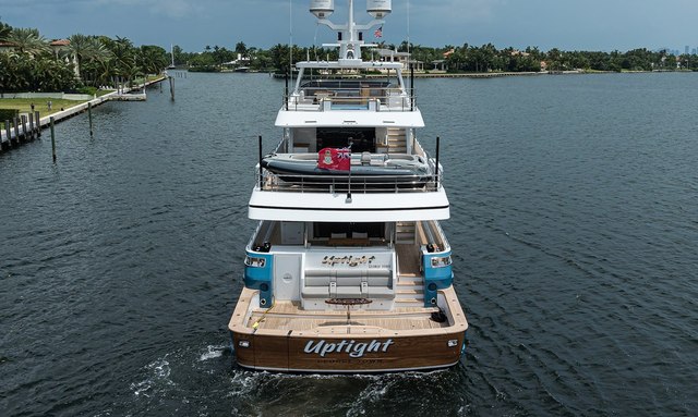 Uptight yacht Extended Fishing Cockpit