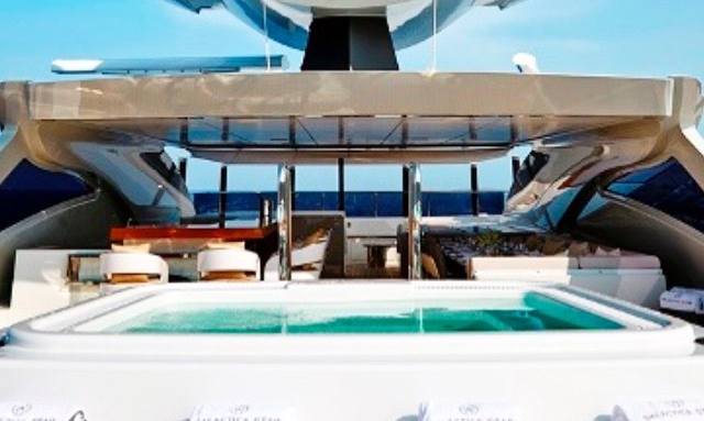 Illusion yacht Swimming Pool