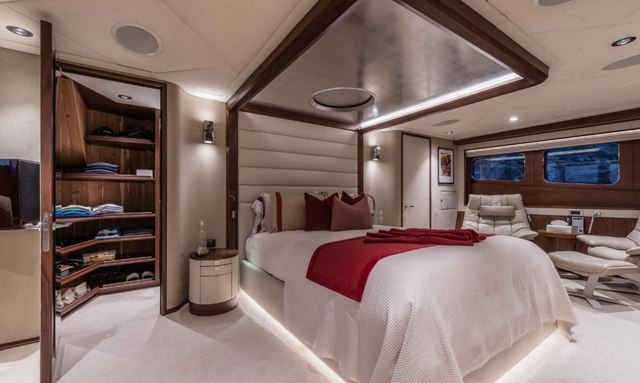 Flying Manta yacht Main Deck Master Suite