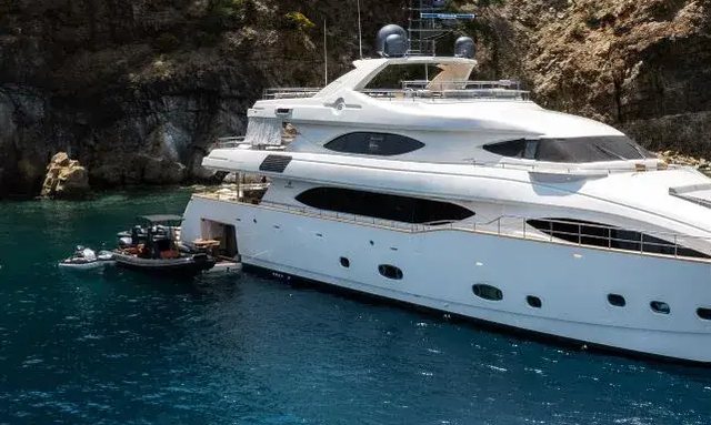 Ariela yacht Side-Opening Tender Garage