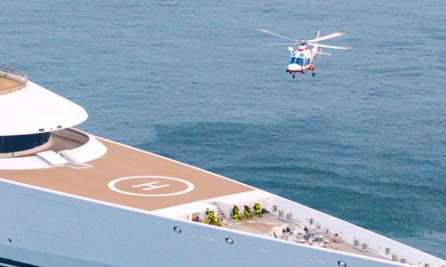 Azzam yacht Foredeck Helipad