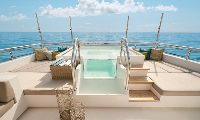 Romeo Foxtrot yacht Luxurious Sun Deck