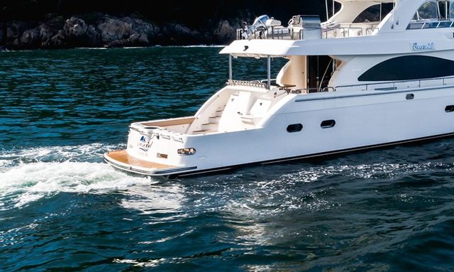 Full House yacht Hydraulic platform and davit system