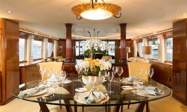 Summertime II yacht Elegant Interiors