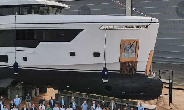 Emocean yacht Round Bilge Hull