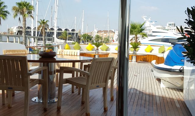 Trafalgar yacht Versatile Deck Area