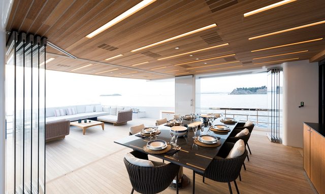 Reginatta yacht Innovative Alfresco Dining