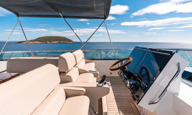 Bise I yacht Triple Volvo Penta Setup with IPS Control