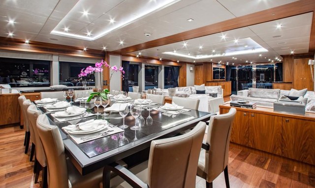 Marin yacht Floor-to-Ceiling Windows