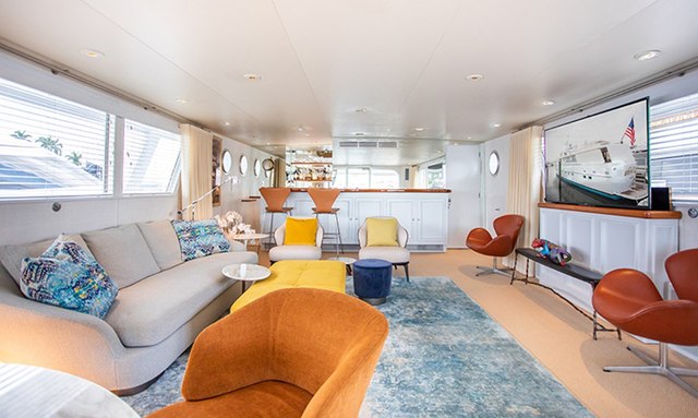 Sovereign yacht Modern Touches