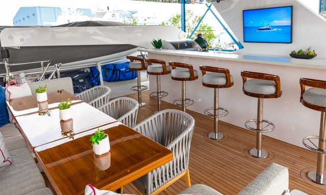 No Bad Ideas yacht Flybridge