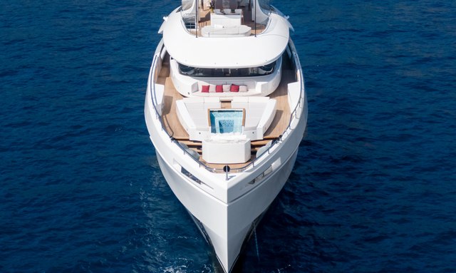 Frette yacht Beautiful Bow