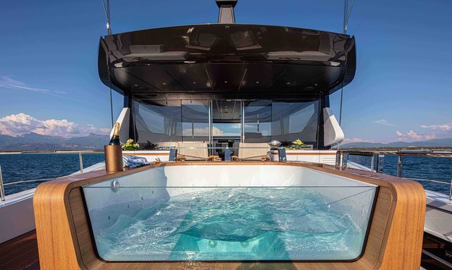 Yesenia yacht Foredeck Jacuzzi