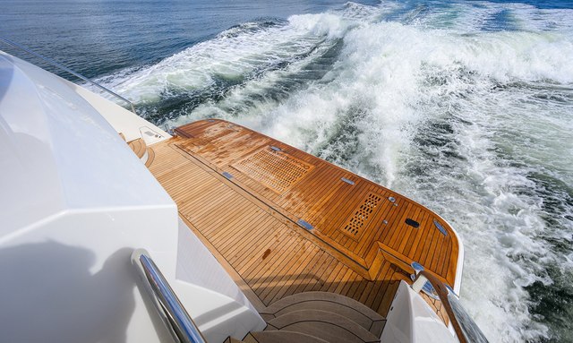 Sanibella yacht Hydraulic Swim Platform