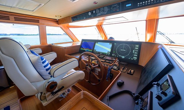 Agave yacht Sky Bridge Design