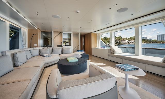 Aisha yacht Contemporary Saloon