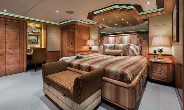 Liberty yacht High Volume Cabins