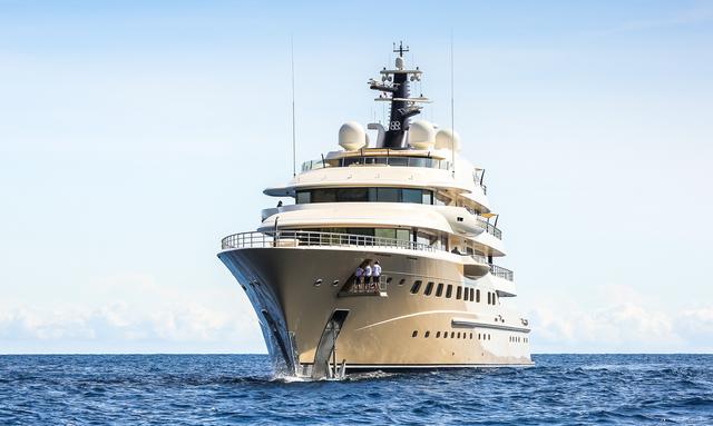 Mirage yacht Tim Heywood design