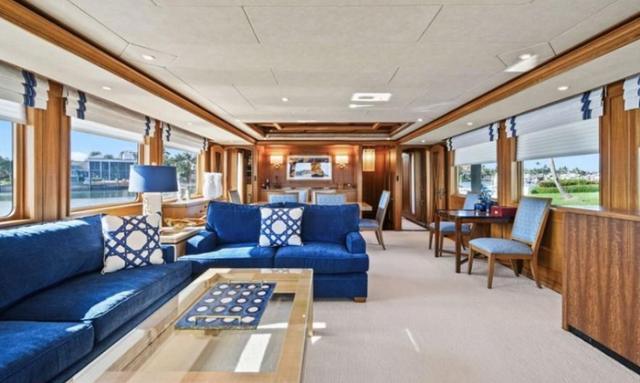 Hau Tree yacht English Brown Oak