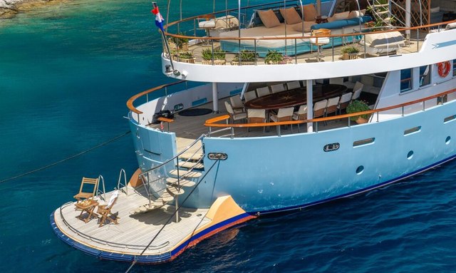 Donna Del Mare yacht A Stern Updated in Stages