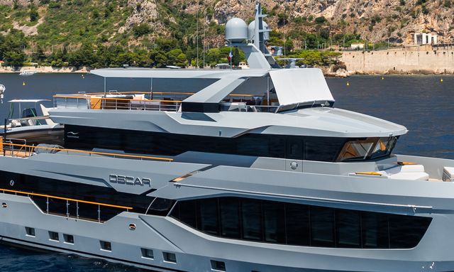Oscar yacht Flybridge Built for Long Days Outside