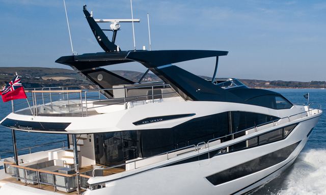 Hideout yacht Expansive Flybridge Layout