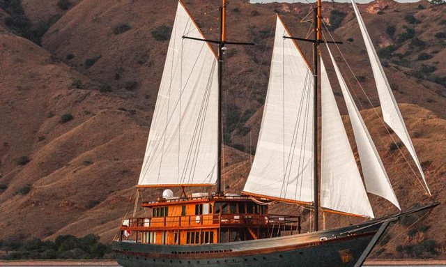 Vela yacht Traditional Phinisi Sailing