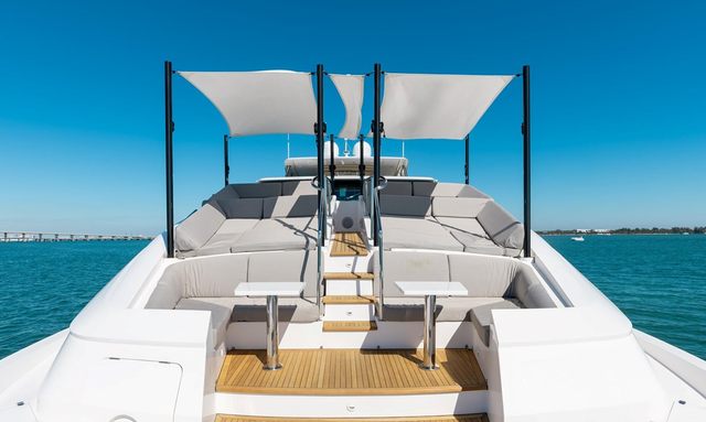 Adagio yacht Foredeck Seating