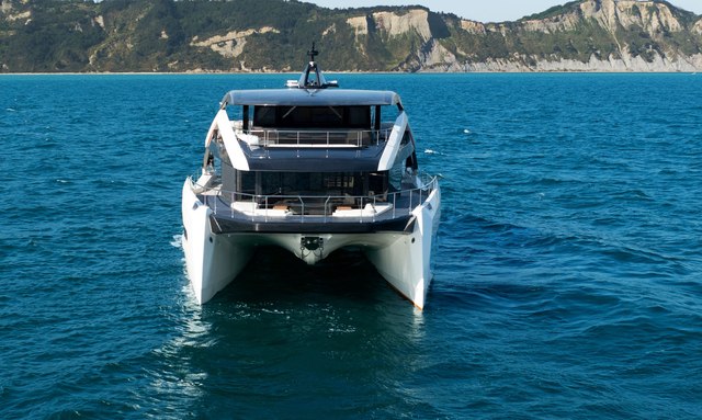 Acali yacht Nearly 12m Beam