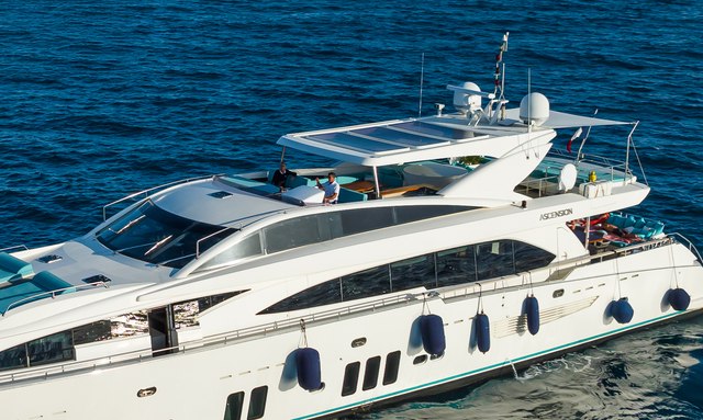 Ascension yacht Social Flybridge