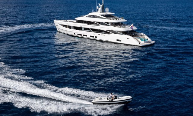 Mine Games yacht Forward garage freeing the aft deck