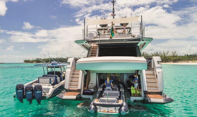 Never Blue yacht Transom Garage