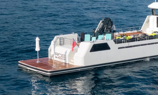Roe Shadow yacht Flexible Heavy-Lift Deck System