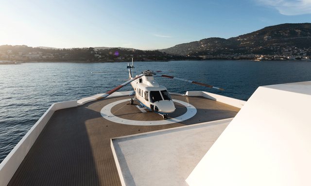 Lady Moura yacht Helicopter pad