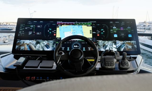 Wasabi yacht Sunreef’s Single Screen Helm