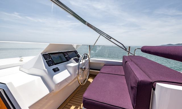 Camena II yacht Raised Pilot House