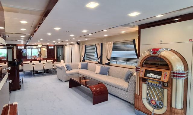 Marengo Uno yacht Retro Interior Design